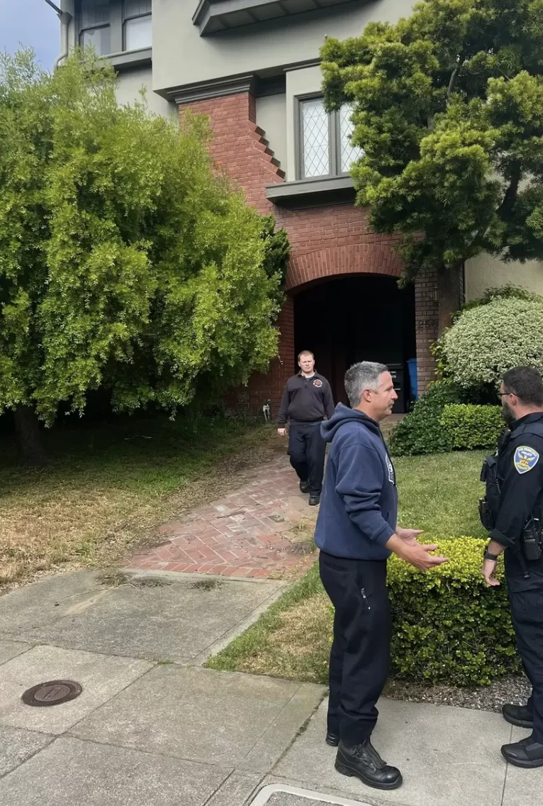 人在国内房子没了! 加州华人440万豪宅13个月过户8次 明明房契是假的 警察却无法赶人!
