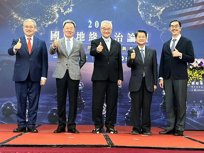 苏起：无论川习会前后 只要有军售大陆会翻脸