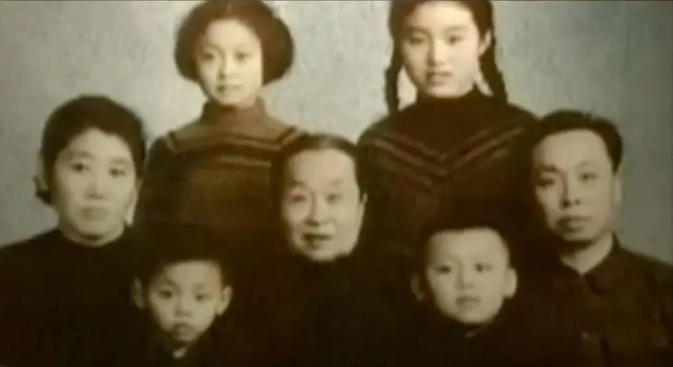 原来他俩是敬一丹弟弟！如今身居高位，同胞四人名字细品大有来头