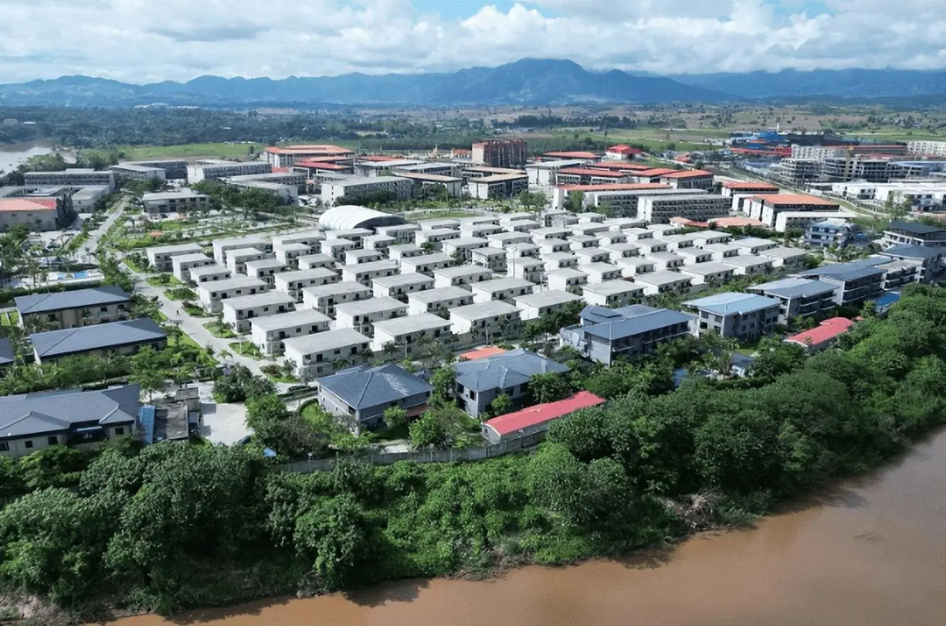 当奴工、做性奴、割器官：5000万现代奴隶，人口黑市到底多可怕？