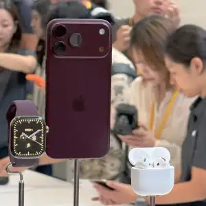 苹果新机今天加拿大开卖 顶配iPhone 18 Pro Max标价3699加元!