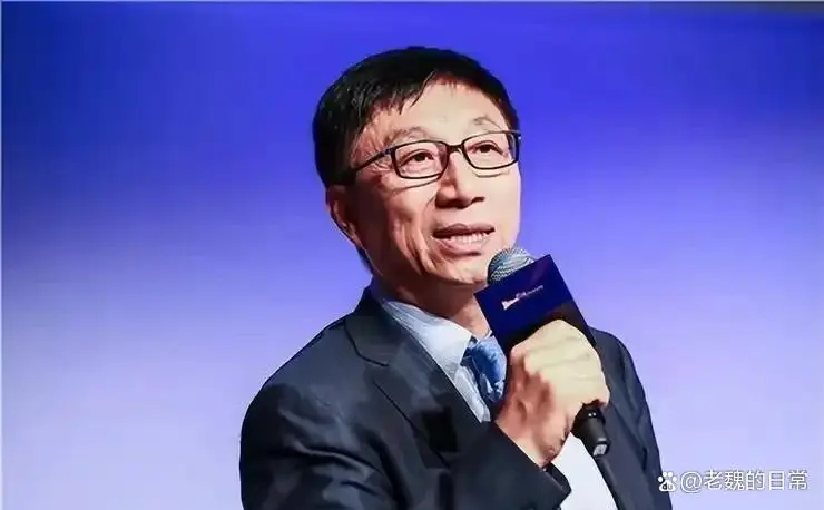 73岁华泰保险创始人王梓木亿万身家无人继承！相伴41年妻子敬一丹离世，独女王尔晴丁克不生子