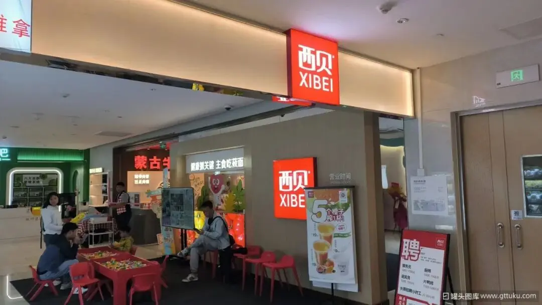 罗永浩为何总被身边人“炮轰”？