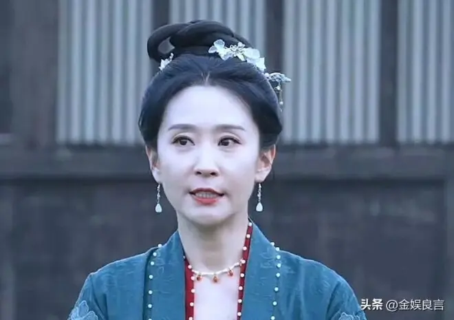 《一瓯春》49岁苗圃一出场，女主可以打酱油了！