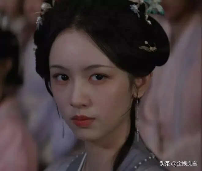 《一瓯春》49岁苗圃一出场，女主可以打酱油了！