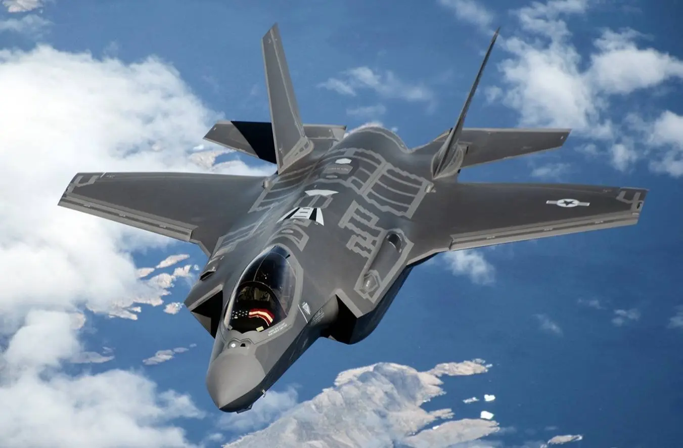 一批F-35舱盖在中国香港失踪，查了3个月无果，美国内部嫌疑最大