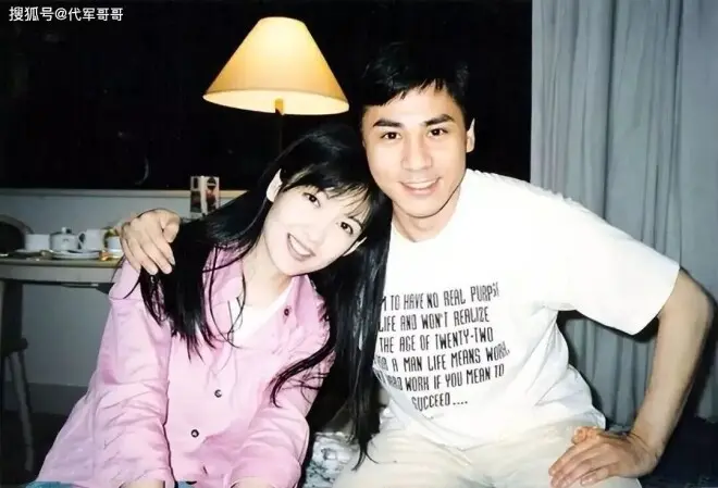 64岁歌手黄凯芹近况曝光！终身未婚却隐育两子