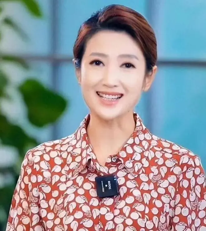 原来他俩已离婚，一个未再娶，一个嫁同行生子