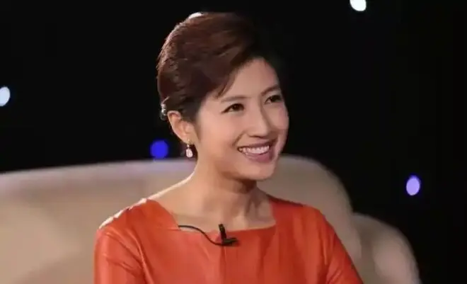 原来他俩已离婚，一个未再娶，一个嫁同行生子