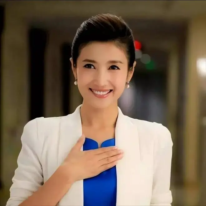 原来他俩已离婚，一个未再娶，一个嫁同行生子