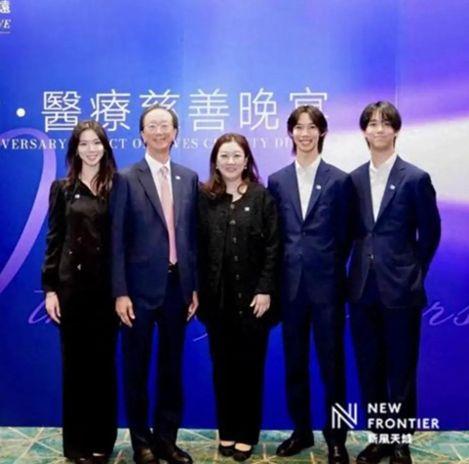 伏明霞豪掷7000万买房给父母住，被曝将接双亲到港生活，丈夫出资