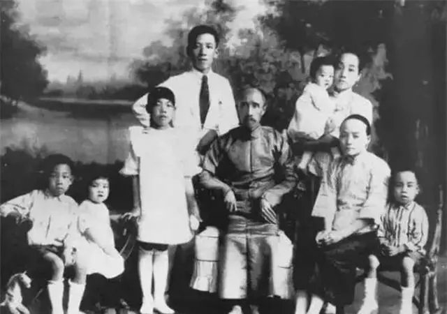 已经富到17代的传奇家族，在上海坐拥近千套房产，子孙后代清一色考入哈佛等世界名校