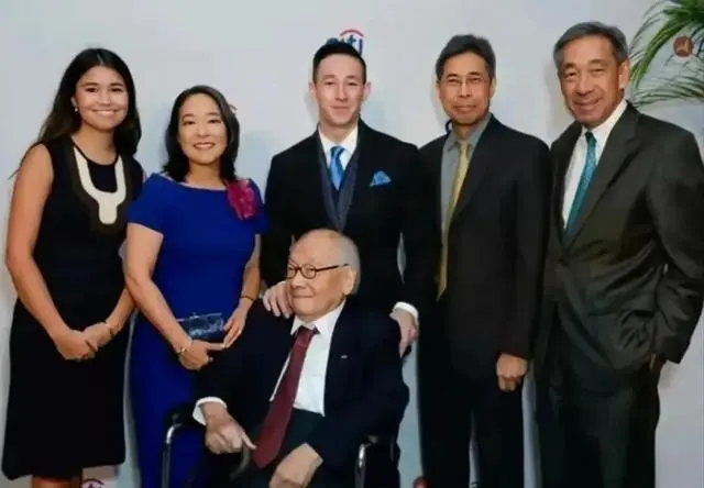 已经富到17代的传奇家族，在上海坐拥近千套房产，子孙后代清一色考入哈佛等世界名校