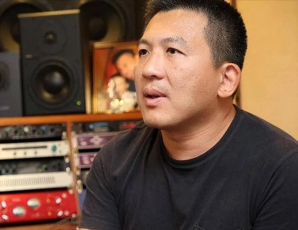 她睡遍才子大佬 前半生阅男无数 到老无一人陪伴