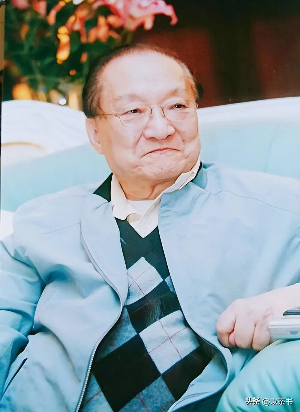 不查不知道！金庸去世8年，遗孀林乐怡卖3套豪宅，私下生活有多壕