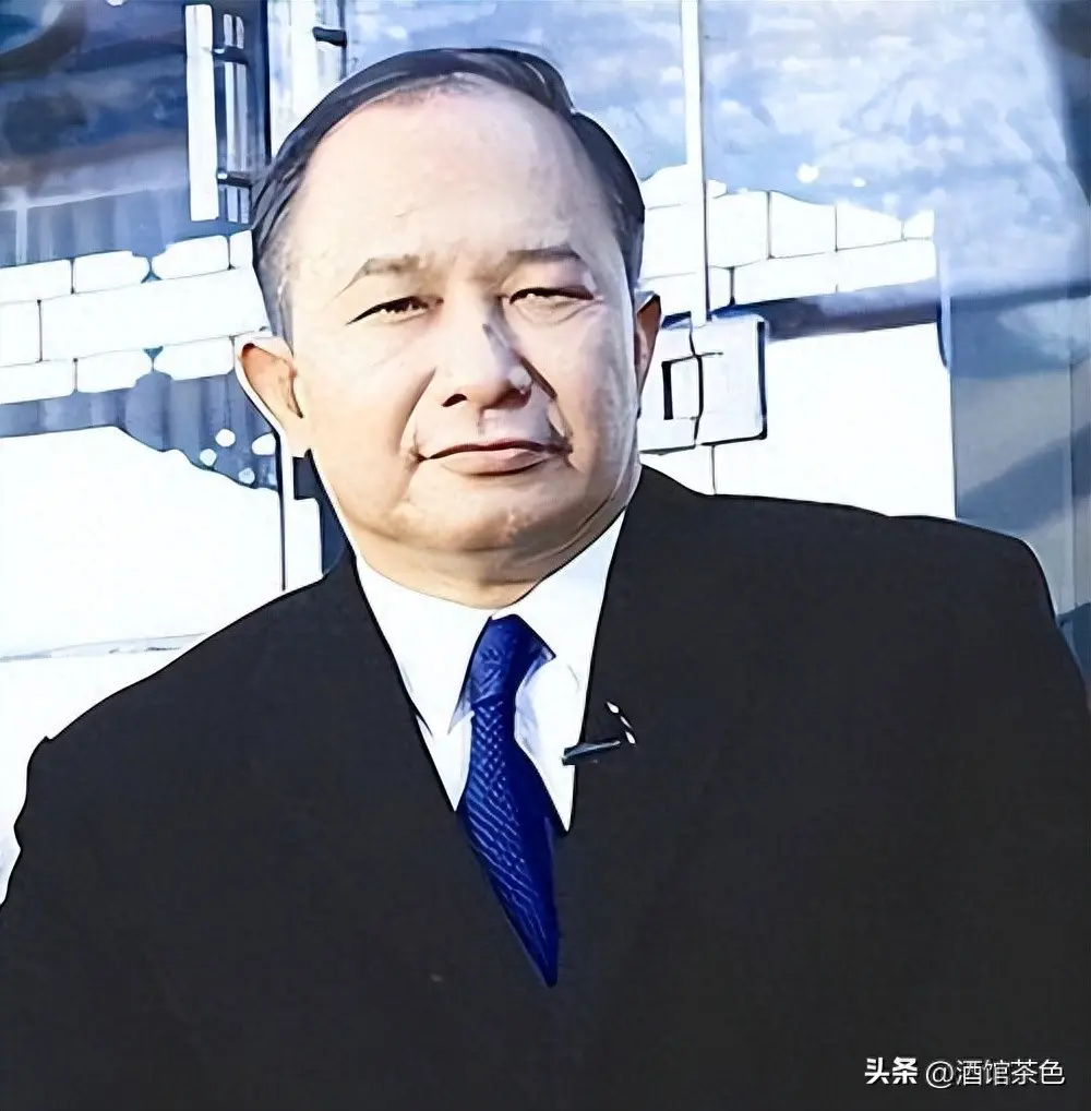老到认不出！知名导演定居美国，80岁苍老了好多，外孙女还是混血