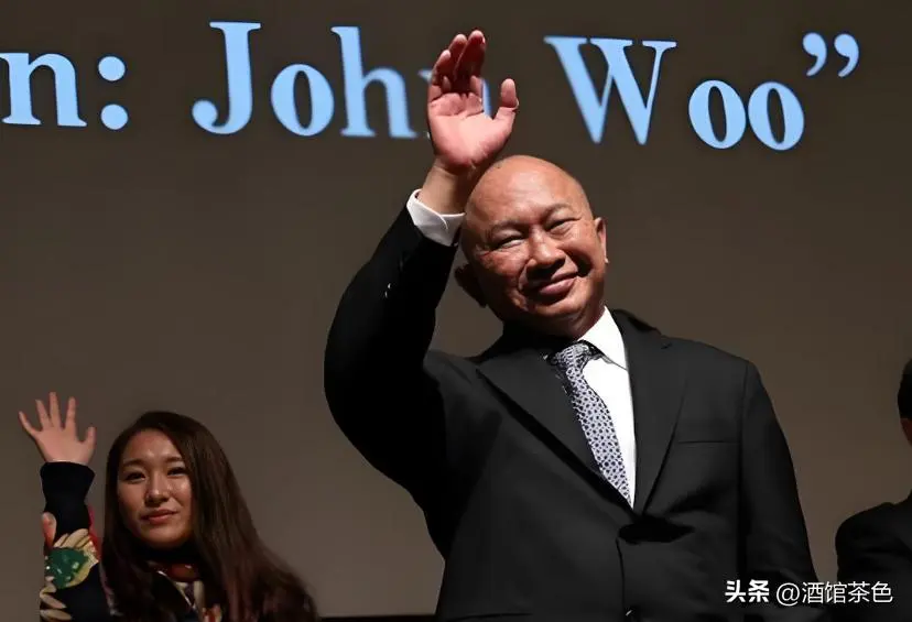 老到认不出！知名导演定居美国，80岁苍老了好多，外孙女还是混血