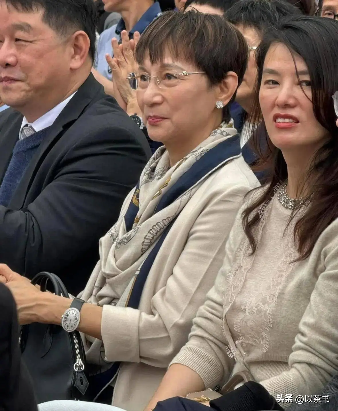 不查不知道！金庸去世8年，遗孀林乐怡卖3套豪宅，私下生活有多壕