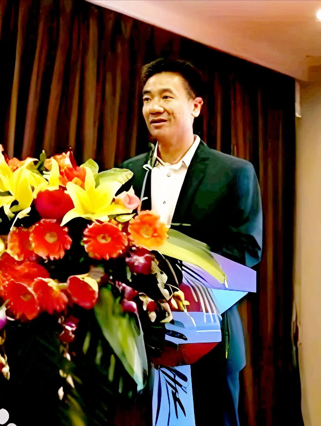 传奇富豪段永平：父亲早逝，为了妻子移居美国，成就两大超级富豪