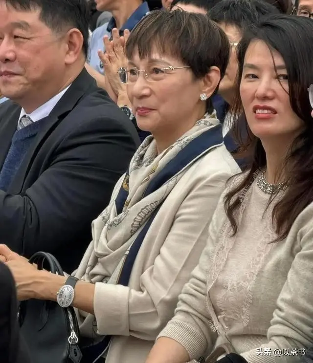 不查不知道！金庸去世8年，遗孀林乐怡卖3套豪宅，私下生活有多壕