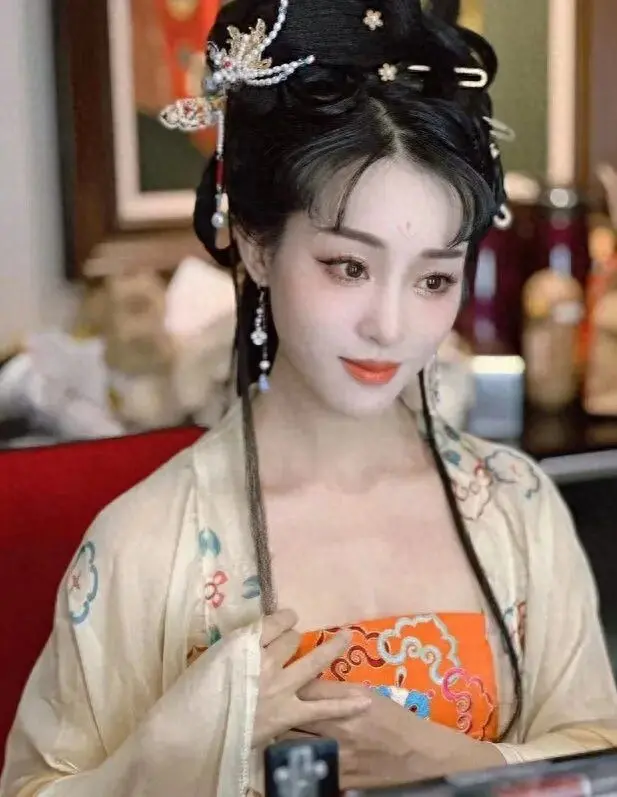 33岁女演员确诊癌症，已失去生活自理能力