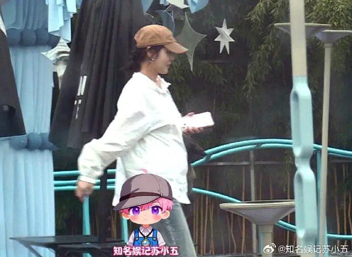 怀孕了？ 张佳宁被拍到小腹明显隆起 她却照常拍戏