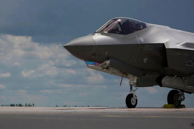 彭博：F-35战机零件 澳洲运返美国时 遭转运香港 落入中国手中