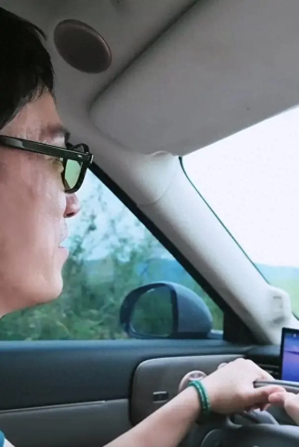 刘翔离职后首次发声与吴莎外出旅行