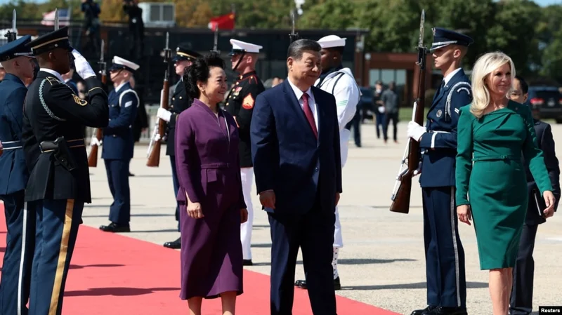 习近平圆满结束对美国的国事访问返京