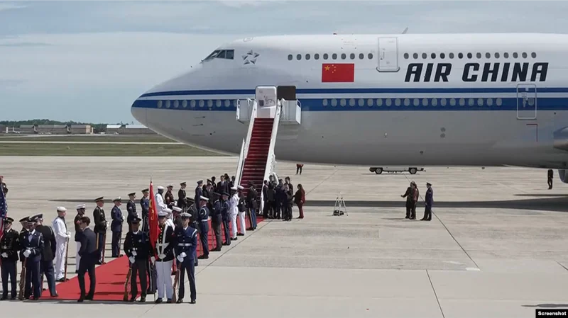 习近平圆满结束对美国的国事访问返京