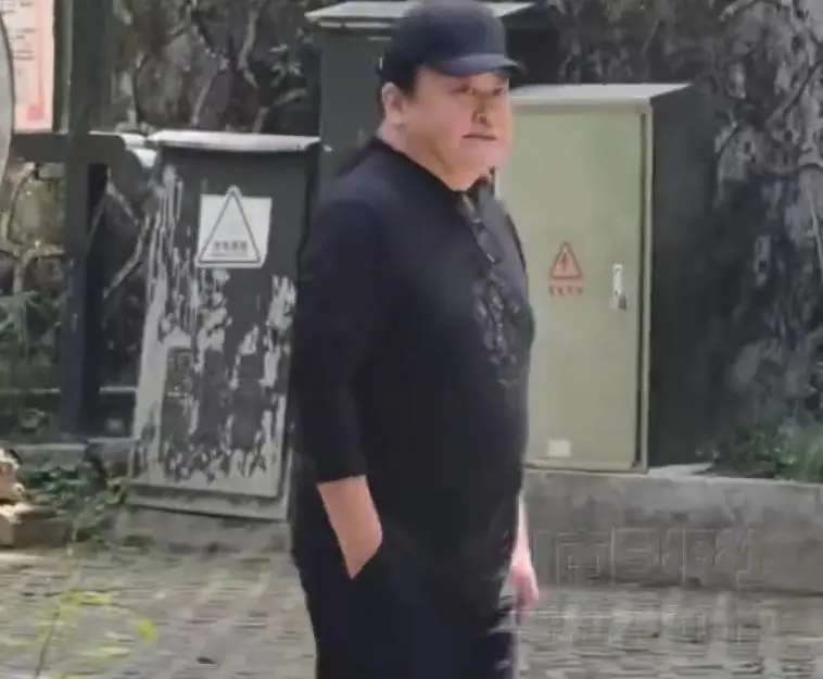 刘欢临终细节曝光！老婆卢璐和女儿刘一丝陪在身边，母女俩太痛苦