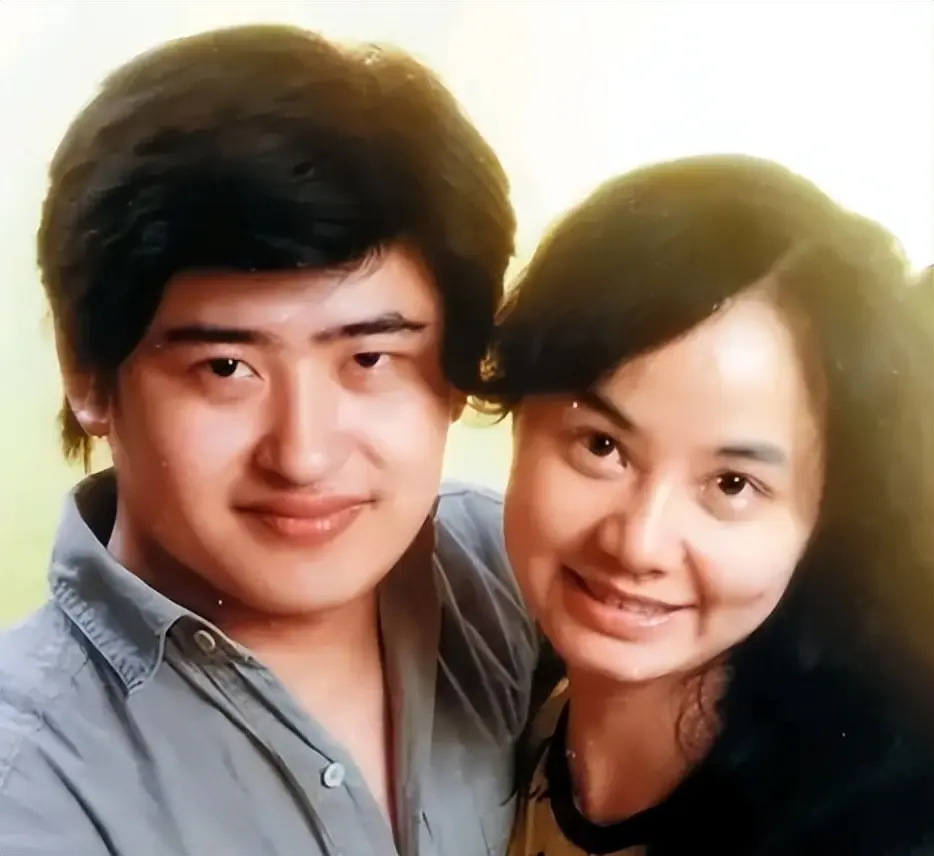 刘欢临终细节曝光！老婆卢璐和女儿刘一丝陪在身边，母女俩太痛苦