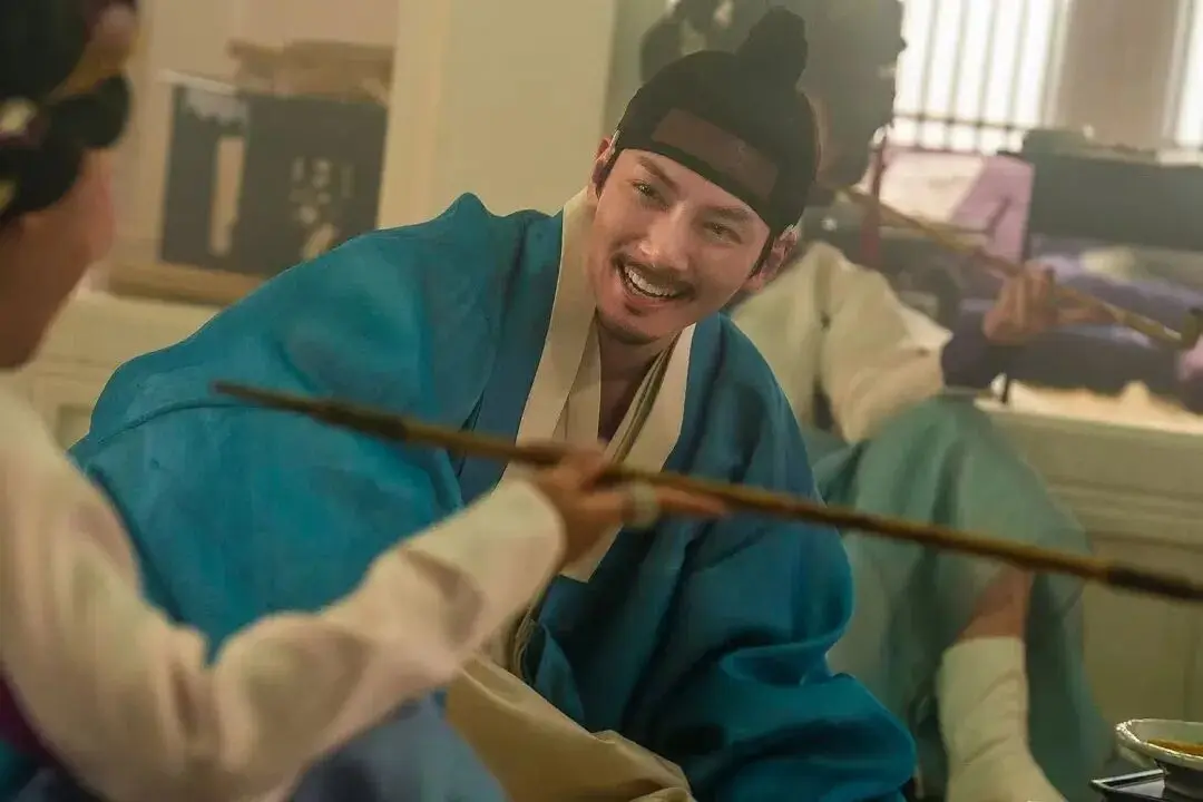 Netflix新剧,韩国顶流演员拍大尺度戏,惹了众怒