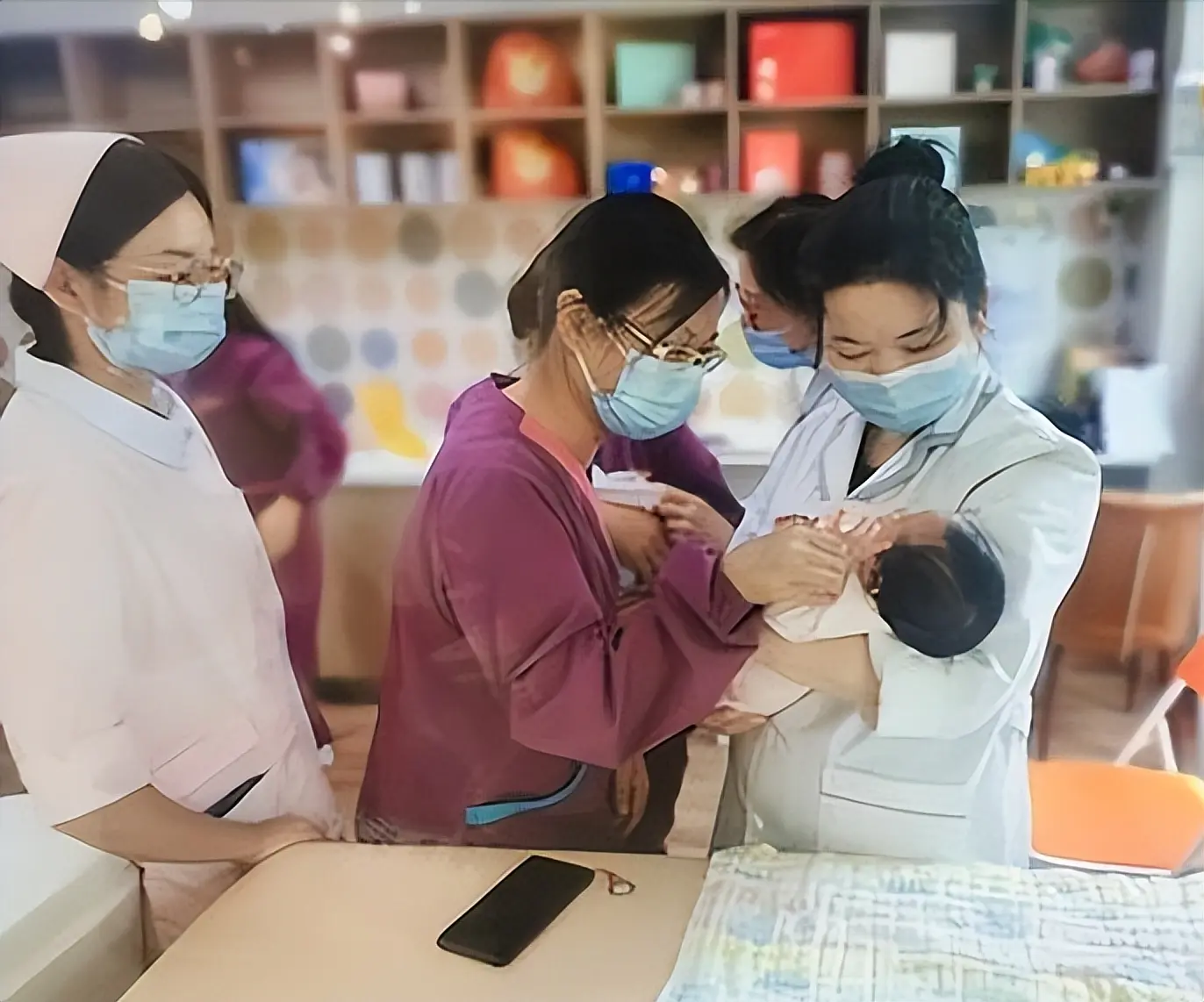经营20年月子中心遭强制关闭 千人赴美生子梦碎