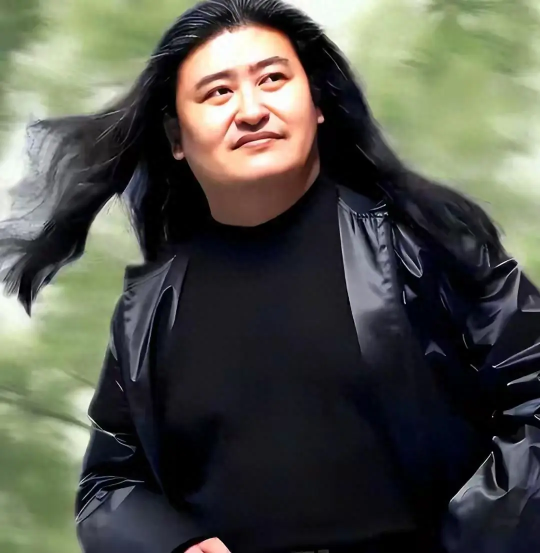 刘欢豪宅装修值千万，客厅容百人，不请保姆