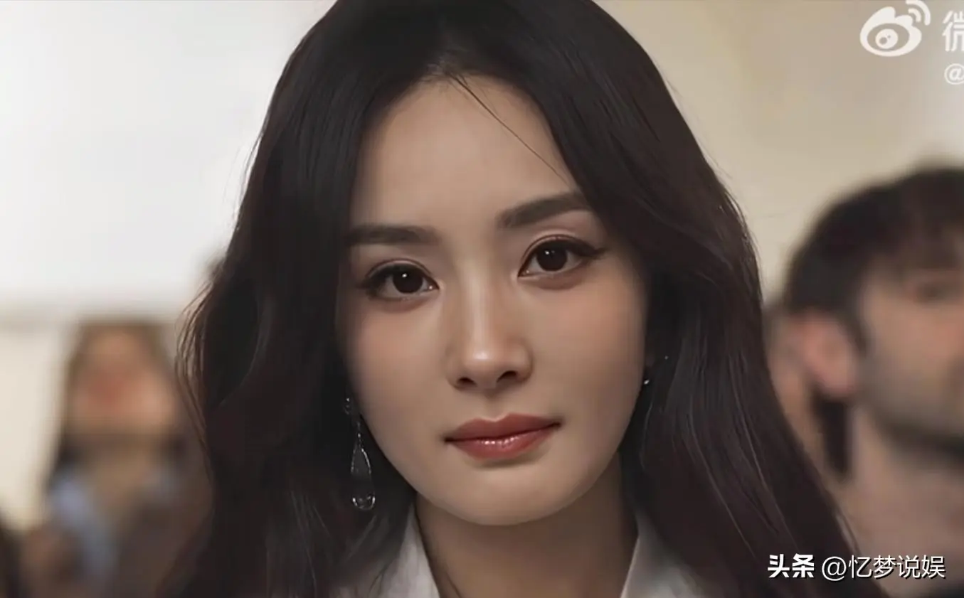 杨幂刘恺威离婚8年，小糯米12岁香港读书