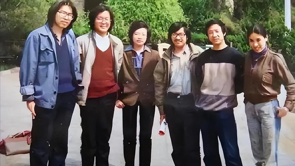 海子去世37年，91岁母亲仍健在，稿费养活全家，3个弟弟早已成家