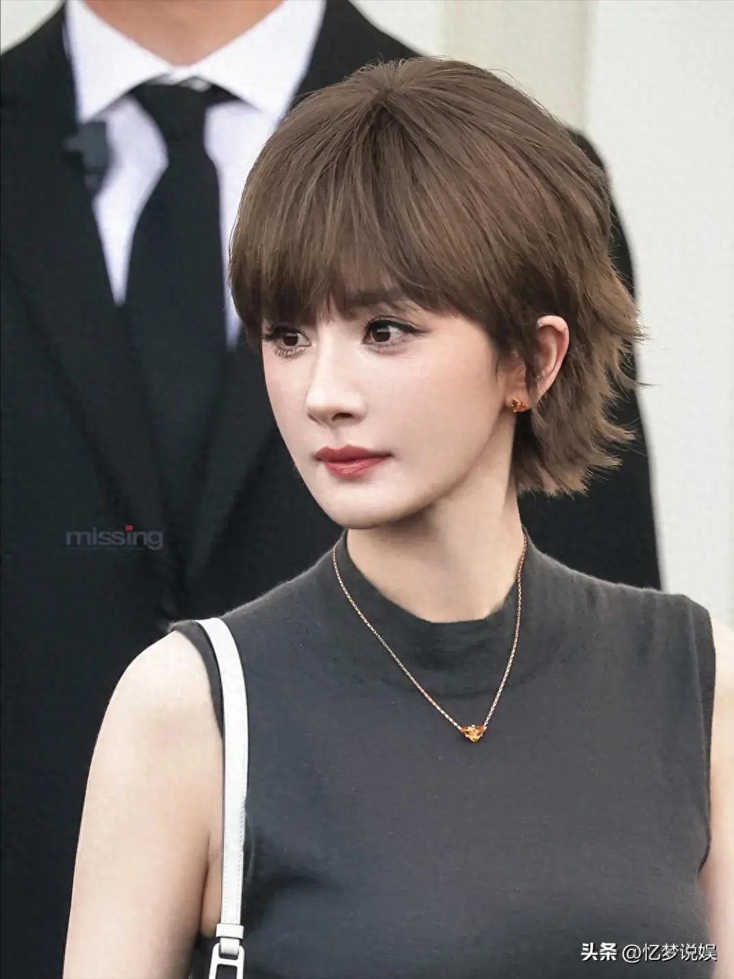 杨幂刘恺威离婚8年，小糯米12岁香港读书