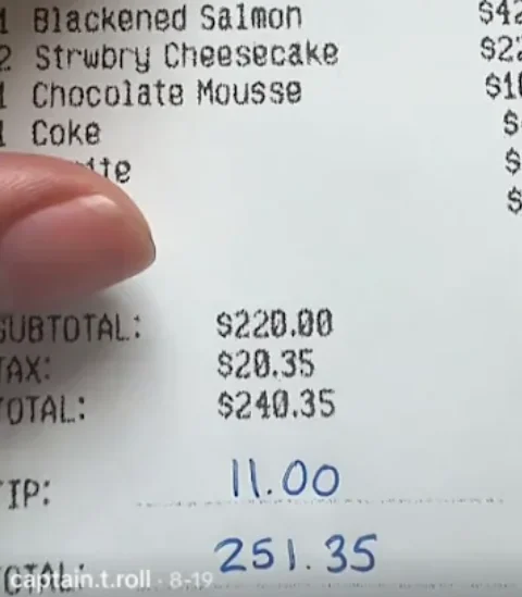 男子吃饭花220美元 给$11小费被服务员怒骂