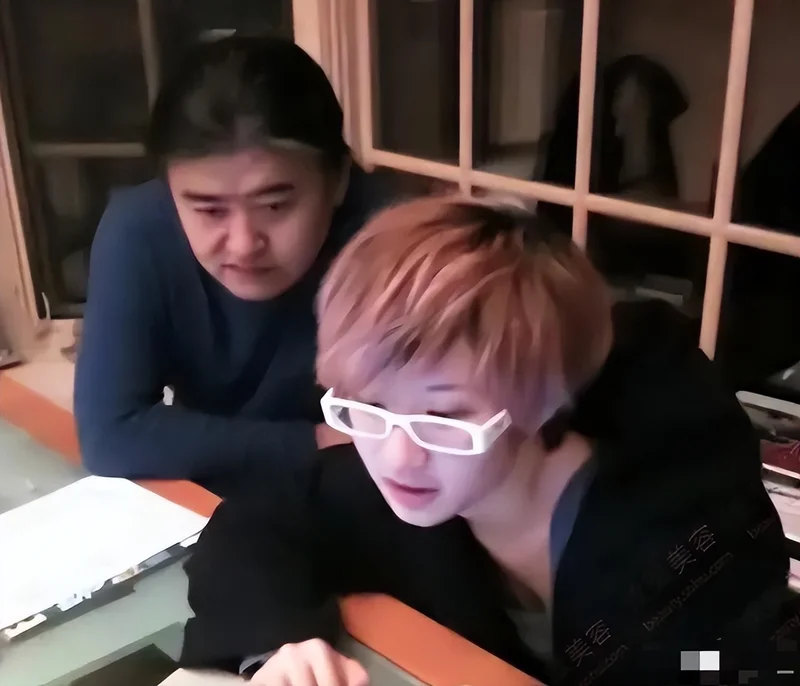 刘欢女婿长相帅气,履历优秀,难怪能娶到刘一丝