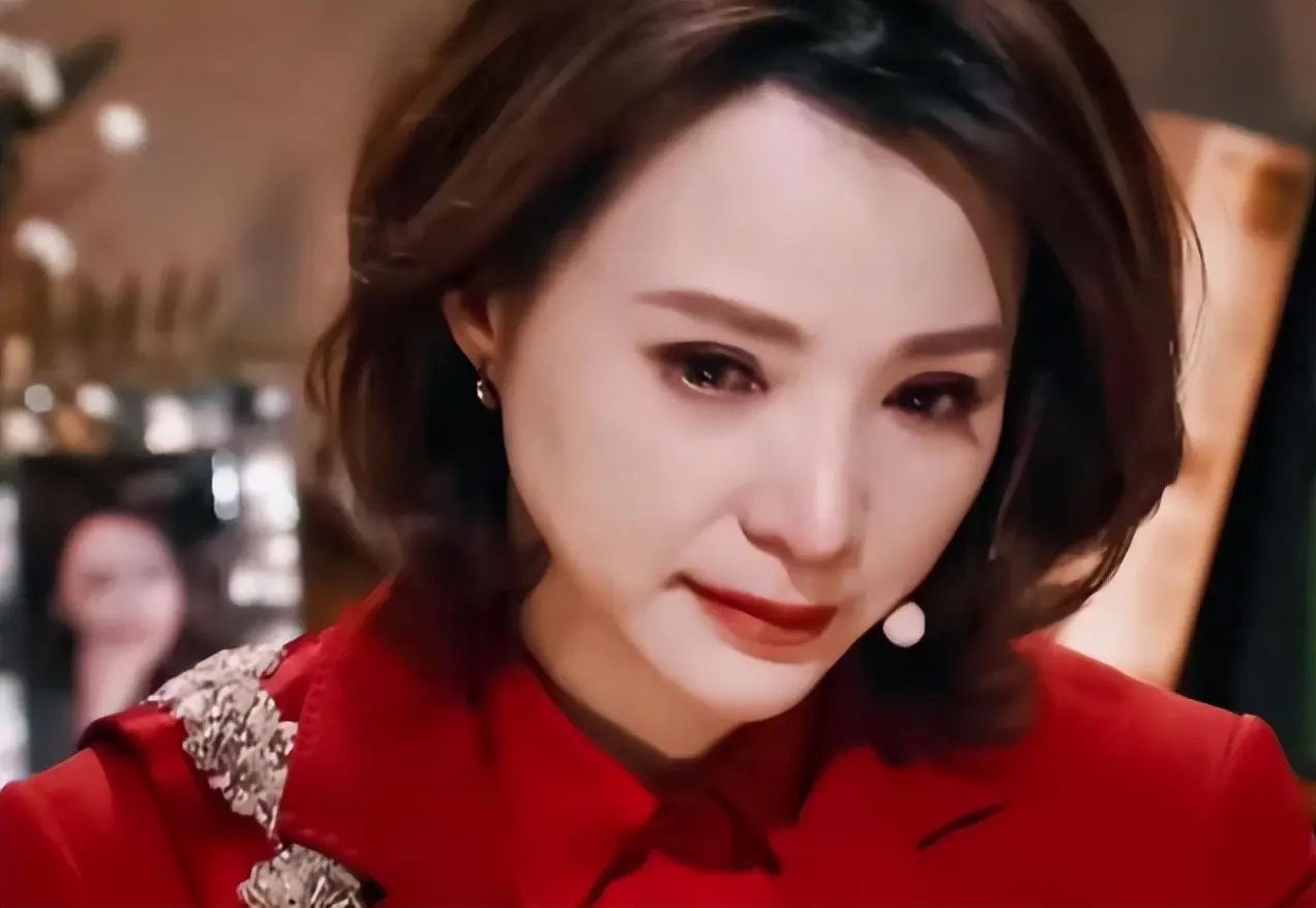董卿复出失败，知情人曝原因：社会舆论形象差