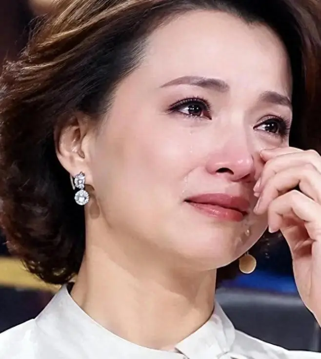 董卿复出失败，知情人曝原因：社会舆论形象差