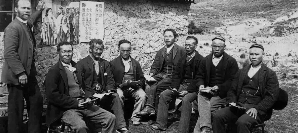 华人开金矿，用人民币发工资被查，被查之后“补差价”