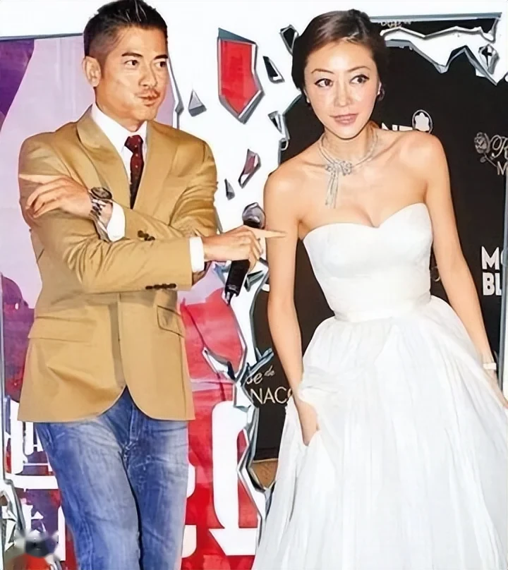 郭富城深圳演唱会，两女儿首次露脸跳鲨鱼舞