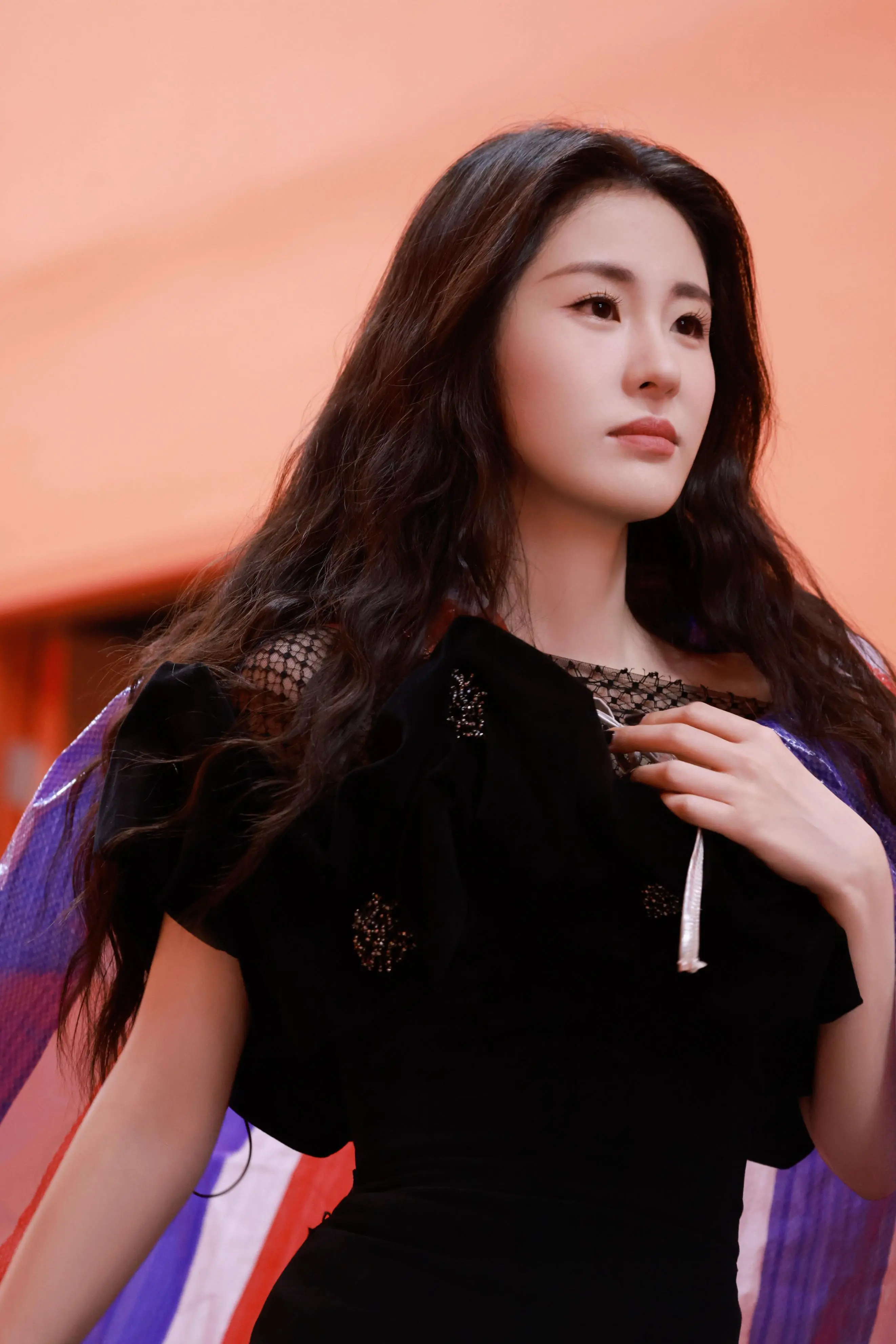 表面是“黄花大闺女”，实际却偷偷生子的女明星