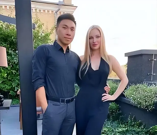 娶乌克兰美女11年后离婚，如今两人境遇天差地别