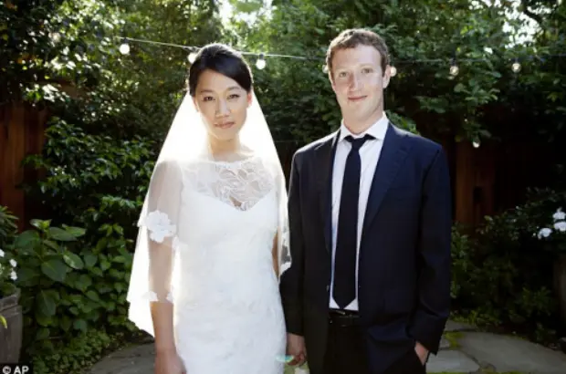 身家万亿的扎克伯格！老婆被全网嘲又丑又胖！