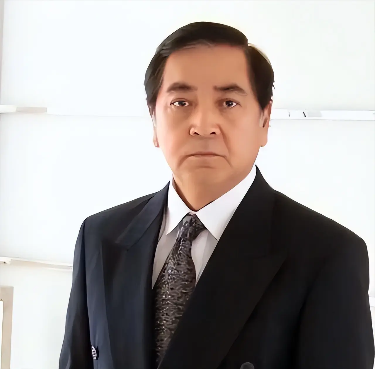 80岁秦沛：定居加拿大，很宠日本妻子