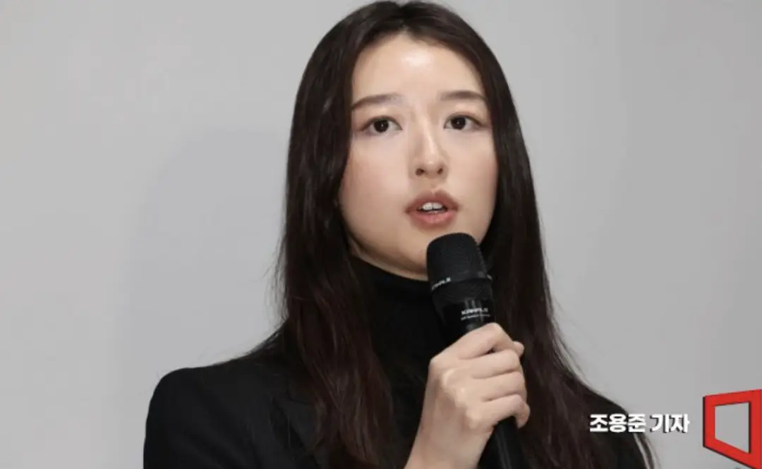 18岁少女给70岁老汉当“新娘”！街头“选妃”，专对年轻貌美女性下手