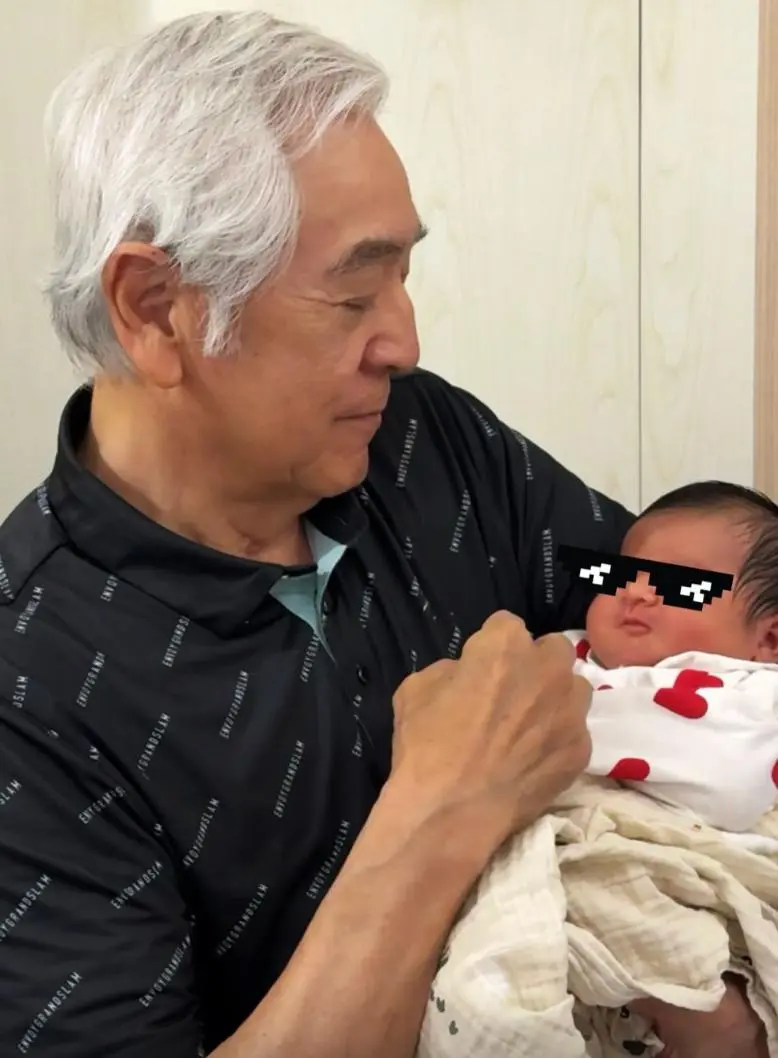 80岁秦沛：定居加拿大，很宠日本妻子
